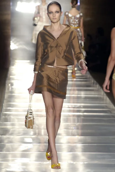 Look 12